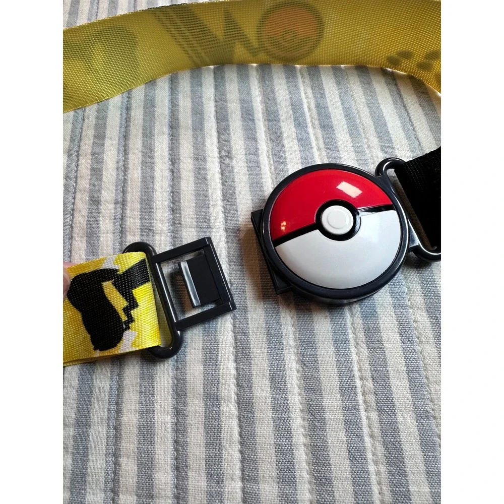 Pokémon Poké Ball Web Belt Yellow Adjustable Youth Nintendo‎ 2018 Collectible